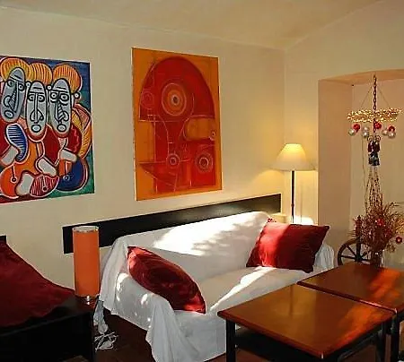 Atelier 12 Guest house